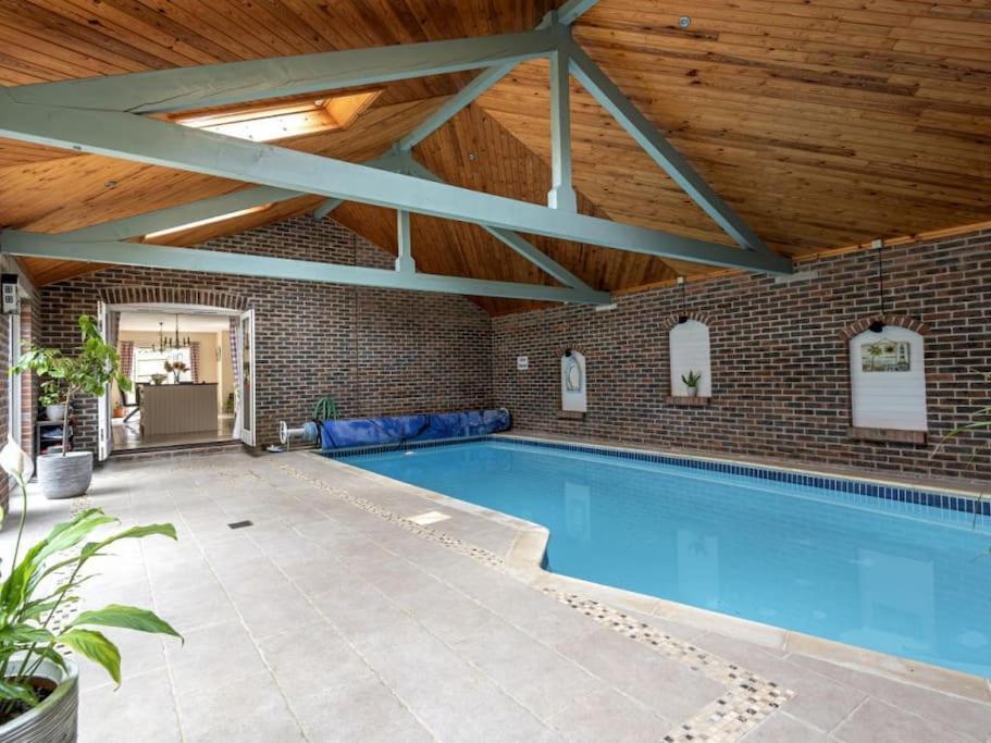 Large Coastal Cottage, Private Indoor Pool, Hut Tub, Sauna And Steam Pod Weymouth Kültér fotó